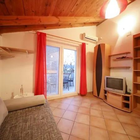 Apartmán Anita - 100 M From The Beach